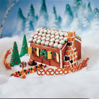 Ellen's Edible Gingerbread House Recipe: How to Make It image