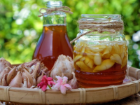 Garlic And Honey: Recipe, Benefits, & Uses | Organic Facts image
