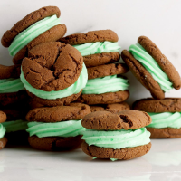 Chocolate Mint Sandwich Cookies Recipe: How to Make It image