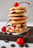 Christmas Maraschino Cherry Shortbread Cookies - 100k-Recipes image