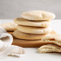 Traditional Pita Bread Recipe: How to Make It image