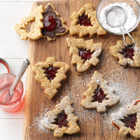 Chocolate-Strawberry Pretzel Cookies Recipe: How to Make It image