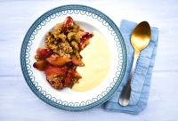 Vegan Plum Crumble with Oats | Tinned Tomatoes image