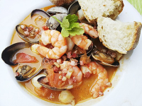 Zuppa di Pesce e Frutti di Mare (Mediterranean Seafood ... image