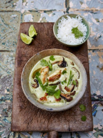 Best Thai green chicken curry recipe | Jamie Oliver image