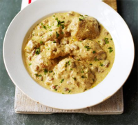 Family meals: Mild chicken curry recipe | BBC Good Food image