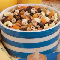 SWEET AND SPICY TRAIL MIX RECIPES