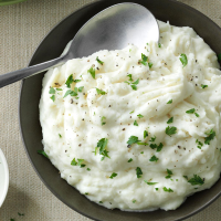 Rich & Creamy Mashed Potatoes Recipe: How to Make It image