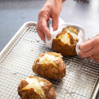 HOW TO COOK BAKED POTATOES IN OVEN RECIPES