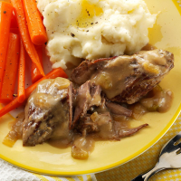 Slow-Cooker Swiss Steak Recipe: How to Make It image