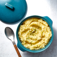 Mashed Potatoes and Cauliflower with Chives | Recipes | WW USA image