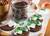 Christmas pudding cookies | Sainsbury's Recipes image
