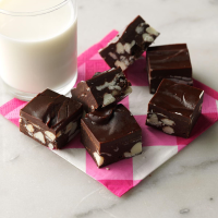 Dark Chocolate Raspberry Fudge Recipe: How to Make It image