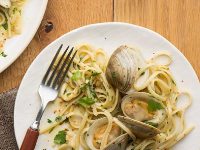 Linguine with White Clam Sauce Recipe | Food Network ... image