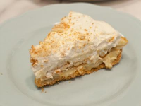 No-Bake Banana Pudding Pie Recipe | Katie Lee Biegel ... image