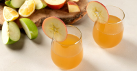 How to Make Perfect Apple Juice with a Juicer | Goodnature image