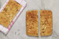 How To Store Focaccia To Keep It Crispy & Fluffy image