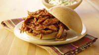 BBQ CHICKEN SLIDERS SLOW COOKER RECIPES