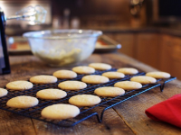 Homemade Crackers Recipe - How to Make Crackers image