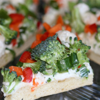 CRESCENT ROLL VEGGIE PIZZA WITH HIDDEN VALLEY RANCH RECIPES