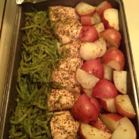 Baked chicken, green beans and red potatoes image