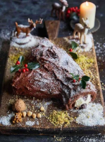 Scrumptious yule log | Jamie Oliver recipes image