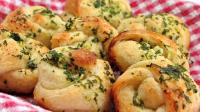 Italian Garlic Knots Recipe - Pillsbury.com image
