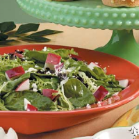 Mixed Greens and Apple Salad Recipe: How to Make It image