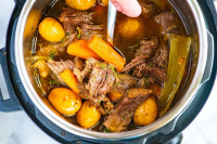 Slow-Cooker Burgundy Beef Recipe: How to Make It image