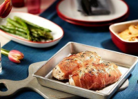 Prosciutto-wrapped, baked mozzarella chicken | Sainsbury… image