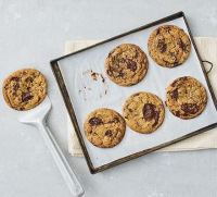 Vegan chocolate chip cookies recipe | BBC Good Food image