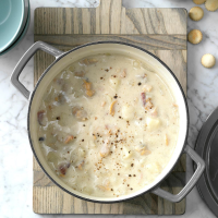 Traditional New England Clam Chowder Recipe: How to Make It image