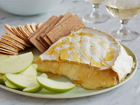 HOLIDAY BAKED BRIE RECIPES
