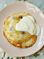 One-cup pancakes with blueberries - Jamie Oliver image