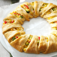 Chicken Crescent Wreath Recipe: How to Make It image