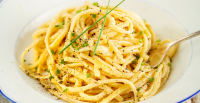 Roasted Garlic Vegan Alfredo Sauce [Vegan] - One Green Pla… image