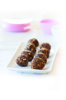 Fig, apricot and almond balls - Healthy Food Guide image