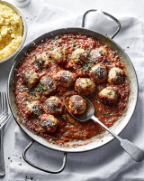 Classic tomato spaghetti | Pasta recipes | Jamie Oliver ... image