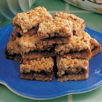 Apple-Berry Streusel Bars Recipe: How to Make It image