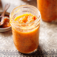 Homemade Spicy Hot Sauce Recipe: How to Make It image