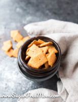 Coconut Flour Keto Cheese Crackers (Gluten Free, Low Carb) image