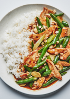 CHICKEN WITH PEANUTS STIR FRY RECIPES
