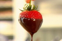 HOW TO MELT CHOCOLATE FOR DIPPING STRAWBERRIES RECIPES