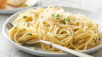 Roasted Garlic Spaghetti Recipe - Pillsbury.com image
