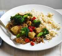 Stir-fried chicken with broccoli & brown rice recipe | BBC ... image