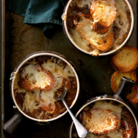 WHAT IS THE TRADITIONAL CHEESE FOR FRENCH ONION SOUP RECIPES