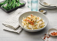 Carbonara-style garlic and herb Philadelphia pasta | Sainsbury'… image