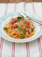 Classic tomato spaghetti | Pasta recipes | Jamie Oliver recipes image