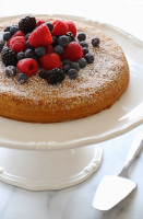 5-Ingredient Almond Cake with Fresh Berries - Skinnytaste image